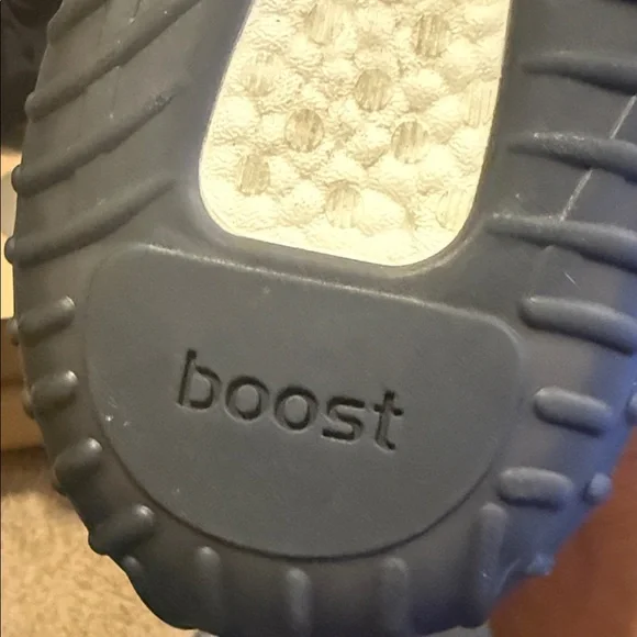 Yeezy Boost 350 V2 Onyx - Picture 5 of 5
